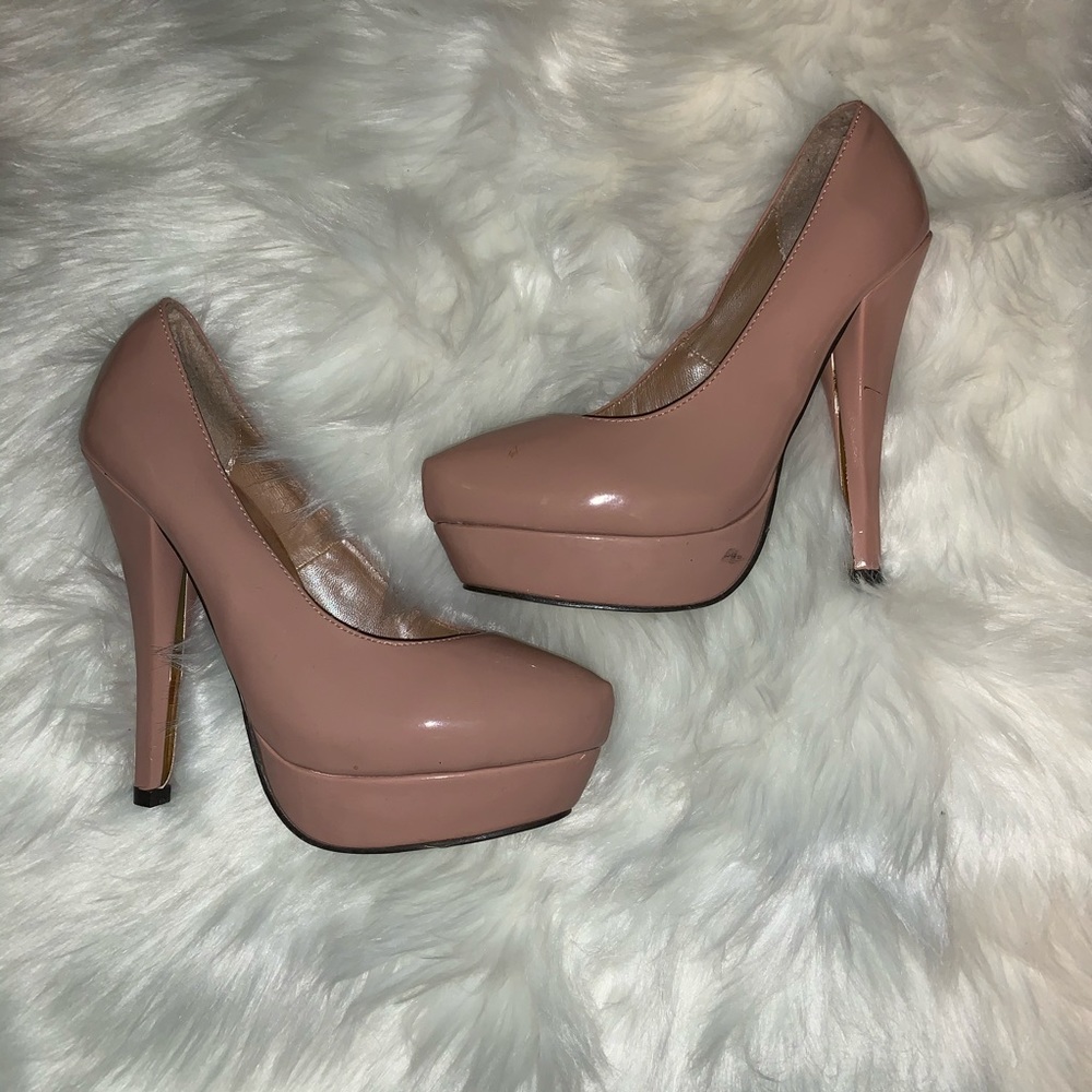 Heels - Picture 3 of 3
